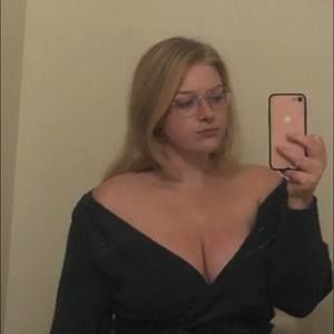 Meet your Posher, Alyson